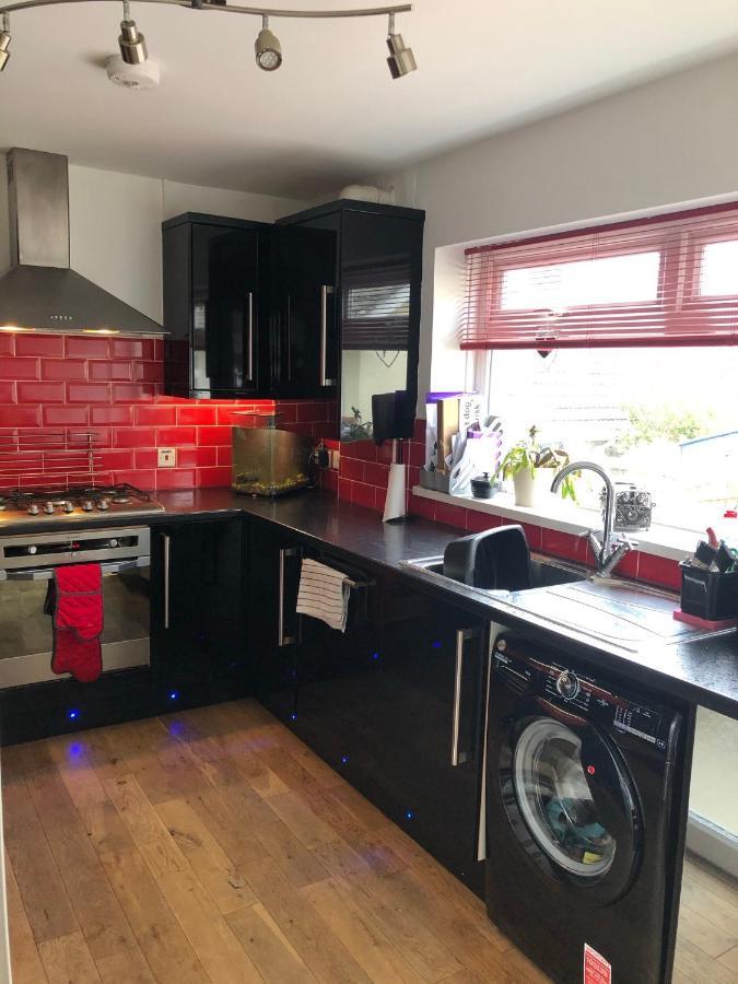 Six By The Sea - 2 Bed House - A Little Something For Everyone Saint Columb Minor エクステリア 写真